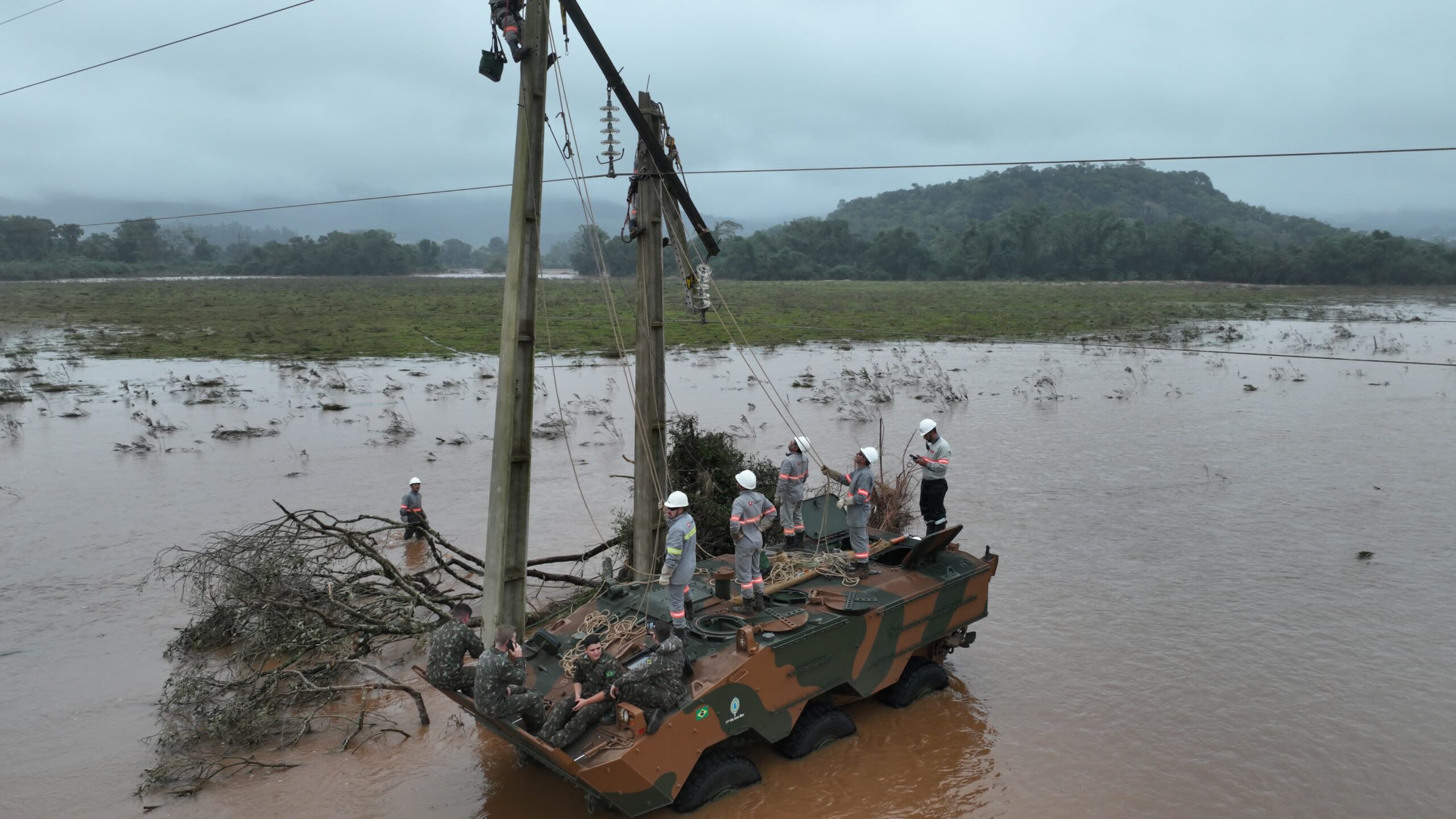 Operação Taquari II Mais de dois mil militares trabalham no resgate e