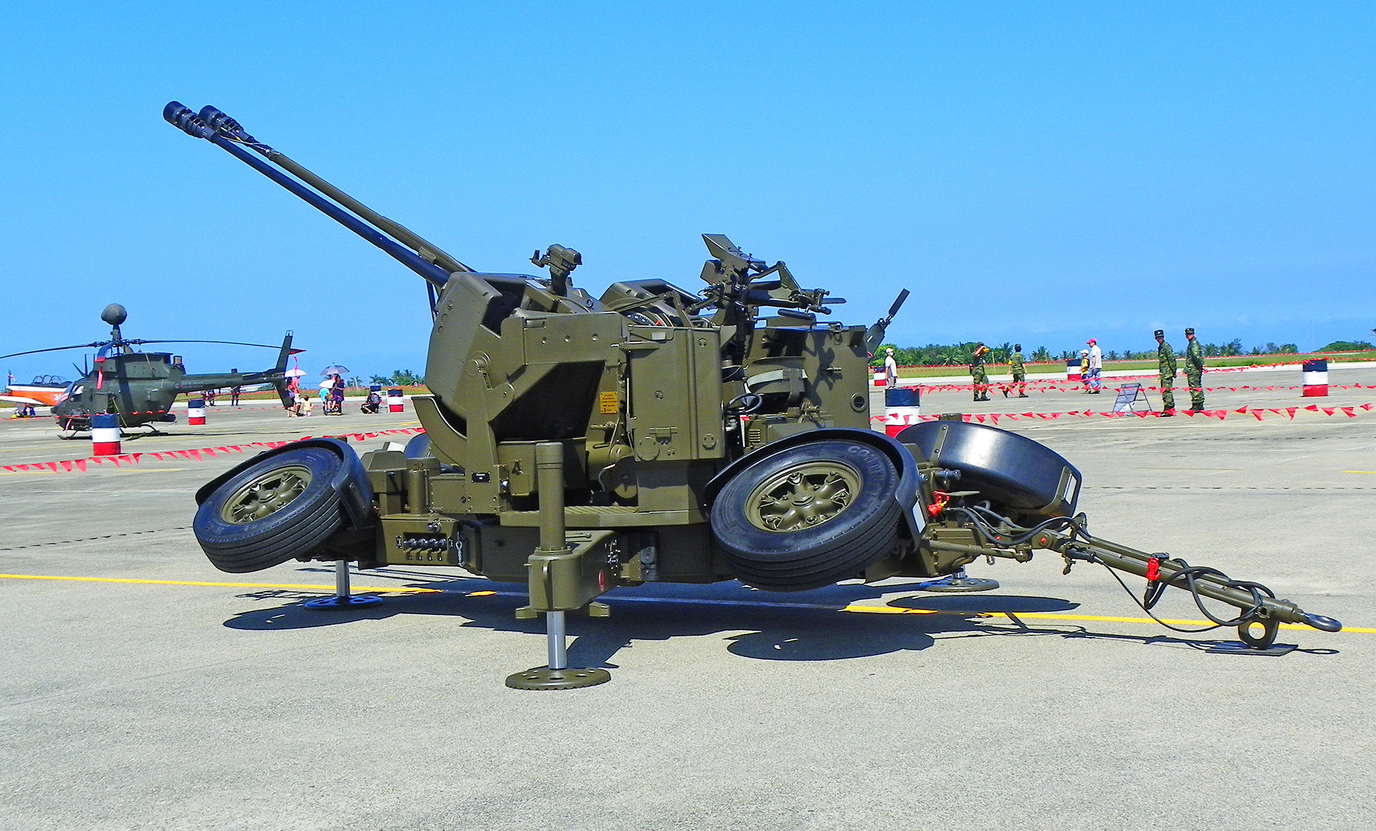 Rheinmetall garante que canhão antiaéreo Oerlikon de 35 mm mantém ...