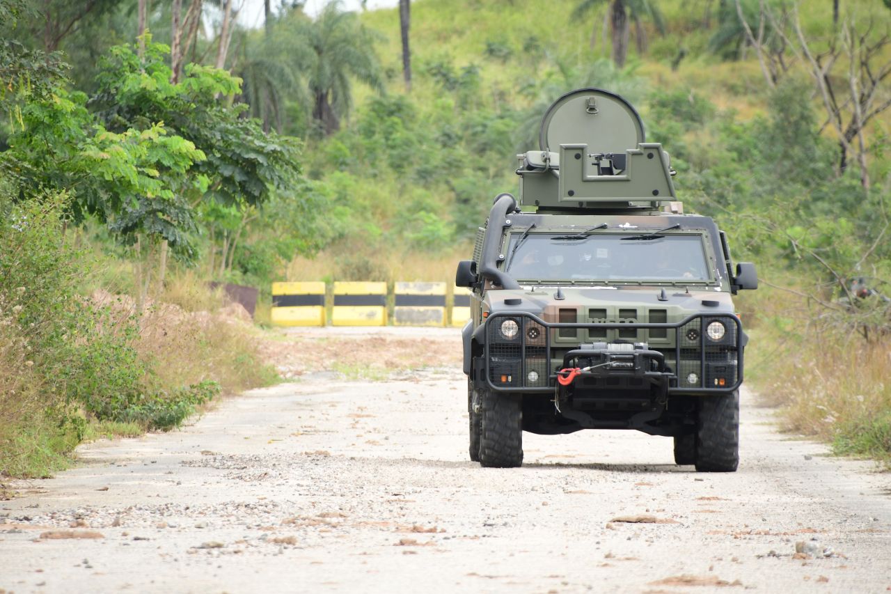 Simulador da Viatura Blindada Guarani- Veja a chamada! Em uma