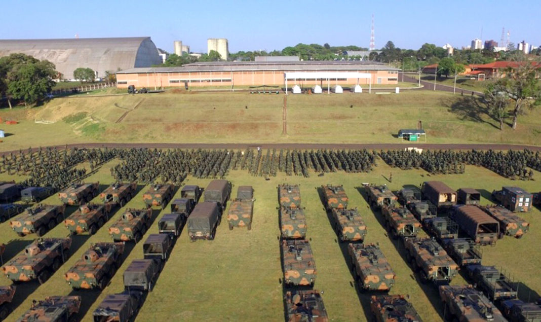 Inspeção Verifica Preparação De Tropas Do Exército Brasileiro Que Serão